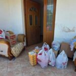 Pas ngjarjes së rëndë në Fier ku babai abuzoi me vajzën, nëna e 7 fëmijëve endet rrugëve me fëmijët të pangrënë dhe pa strehë. Gjyshi apelon për ndihmë.