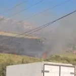 Zjarri i shkaktuar nga përcjellësit e energjisë elektrike në fshatin Balaj. OSSHE nuk ka investuar