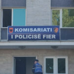 Vrau qenin e familjes me armë gjahu, procedohet 67-vjeçari në Fier