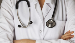 SHTOHEN RASTET E FËMIJËVE ME HIV / Rastet e reja janë trefishuar midis vitit 2023 dhe 2024. 1200 persona në 2025