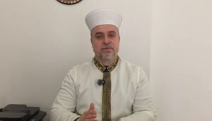 Muaji i Ramazanit, Gramos Blliku, Myftiu i Lushnjës: Lus Zotin që ky muaj i bekuar të sjellë paqe, begati dhe mirësi