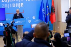 “Kishin përgatitur skenar për ekzekutimin e protestuesve paqësorë”, Berisha pas tubimit: Plumba gome në kokë, Nallbati ishte…