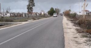 Banorët e fshatit Daullas protestojnë për amortizimin e rrugës dhe kërkojnë rikonstruksionin e saj