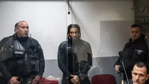 Dalin fotot e vrasësit Saraiva në gjykatë, Daily Mail: U paguan 1 milion euro për vrasjen e Ardian Nikulajt