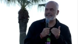 Në prag të nisjes së sezonit turistik, Rama takon deputetët e Vlorës dhe drejtuesit e pushtetit vendor