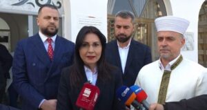 Lushnjë/ Politika uron festën e Fiter Bajramit