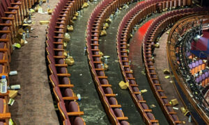 Ana tjetër e medaljes në ceremoninë e ndarjes së çmimeve Oscar! Pamjet thyejnë rrjetin, salla ku ishin ulur yjet e Hollivudit mbushur plot me…