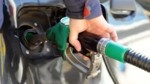 Sllovakia shtrenjton naftën për automjetet me targa të huaja, reagon zëdhënësi i KE: Masa diskriminuese dhe të papajtueshme me ligjin e BE-së