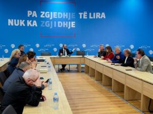 PD-PS përplasje edhe për vizitën në Gjermani. Opozita çon emrat e Alizotit dhe Balliut, Peleshi merr në delegacion Muçin e Haxhinaston