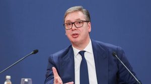 “Improvizime dhe agjenda personale e Presidentit të Serbisë”/ Analiza e DW: Lëkundjet e Vuçiçit në politikën e jashtme