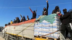 Akuza TRONDITËSE: Anëtarët e Hamasit kapin me zor vejushat e bashkëluftëtarëve të tyre