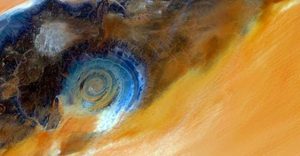 “Syri i Saharasë” nuk është krater meteori, zbulimi i ri i NASA-s tregon origjinën e vërtetë