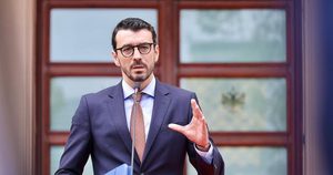 A do të ketë rritje të çmimit të biletave të transportit? Karakaçi: Po shqyrtojmë rikthimin e subvencionimit të naftës