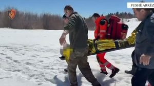 Kishte shkuar për të rregulluar një defekt në një antenë të kompanisë telefonike, aksidentohet 50-vjeçari në Fushë-Arrëz, niset drejt Traumës