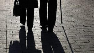 Nga 800 – 1800 lekë në muaj, detajet e bonusit të ri dhe sfida e pensionistëve me çmimet