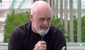 Kryeministri Rama takim me fermerët në Krutje, prezanton programin “Dyfisho Ndërmarrjen tënde”