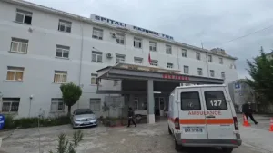 Humb jetën nga arresti kardiak një 69-vjeçar në burgun e Fierit