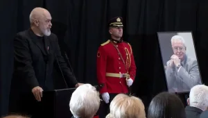 Ceremonia e lamtumirës për Servet Pëllumbin, Rama: Profesori përfaqësonte gjithçka që unë nuk simpatizoja, por më dha mësimin më të çmuar
