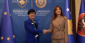 Komisionarja për Zgjerim e BE-së, Marta Kos nis vizitën në Kosovë