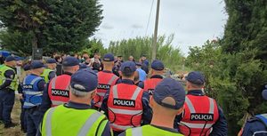 2-vjetori i rënies në detyrë i efektivit Novruz Çenalia, ceremoni përkujtimore në Fier