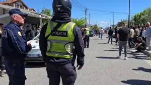 Aksidenti me dy viktima të mitur në Durrës, Policia e Shtetit pezullon 3 drejtues  