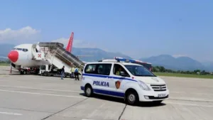 I dënuar me 18 vite burg për trafikim fëmijësh, ekstradohet nga Greqia i shumëkërkuari i drejtësisë shqiptare
