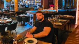 U aksidentua në një plazh të Spanjës, 27-vjeçari shqiptar në gjendje kritike për jetën, familja kërkon ndihmë për kurimin në Britani