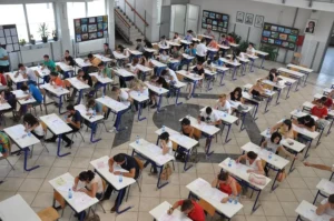 575 maturantët e Lushnjës mbyllin provimet e Maturës Shtetërore