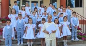 Me certifikata dhe këngë festive, nxënësit e klasës së parë të shkollës “Nënshkruesi i Pavarësisë Nebi Sefa” mbyllin vitin shkollor