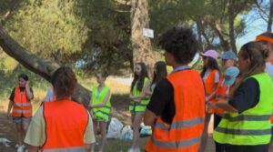 Ndotja në pyllin e Semanit, vullnetarë të huaj i bashkohen aksionit për pastrim
