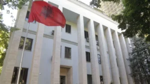 Kufizimi i praktikës së ‘arrestit me burg’, Gjykata e Lartë zbardh vendimin: Është masa e fundit që jepet, duhet të shqyrtohen më parë masat më pak rënduese