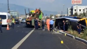 Aksidenti me vdekje në autostradën Durrës-Tiranë, pesë pacientë dalin nga spitali, ja si paraqitet gjendja e tyre shëndetësore