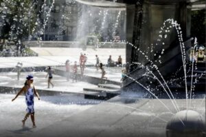 Vala e të nxehtit thyen rekordet në Çeki dhe Sllovaki, temperaturat kalojnë 40°C