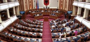 Opozita bojkoton Kuvendin, Genc Pollo kritika demokratëve: Abuzimet e Rilindjes duhet të kundërshtohen në seancë plenare