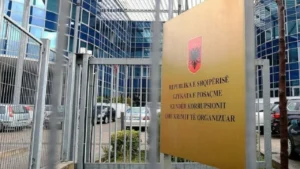 Dosja “Revanshi”/ Gjykata e Posaçme dënon pesë pjesëtarët e grupit kriminal, burg për ish-efektivin e RENEA-s dhe kushëririn e ish-deputetit socialist
