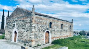 Kisha e Shën Nikollit në Krutje drejt rrënimit, besimtarët kërkojnë ndërhyrje urgjente