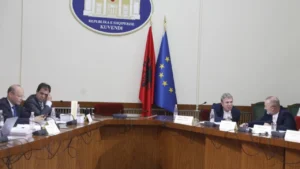 Plas keq sherri te “Zgjedhorja” ku raporton dhe kreu i SPAK, Manja lëshon gojën ndaj Kasos: Qepe gojën, o legen!