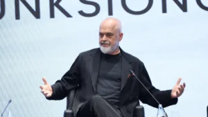 “Gati të japim 1 miliard euro për bizneset e vogla”, Rama: Në këtë kohë sa më pozitive të jenë shifrat për ekonominë, aq më shumë acarohen njerëzit