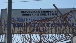 Amnistia penale në IEVP Fier, lirohen 104 të dënuar dhe 210 të tjerë përfitojnë ulje dënimi
