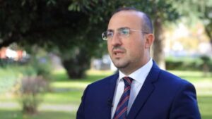 Kopja e projekt-marrëveshjes me SHBA “mollë sherri” në Kuvend, Korreshi: Ne deputetët qenkemi “lëng groshe” sipas shokut Niko
