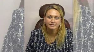 Dyshohet se u vodhën 3 milionë euro/ Shkarkohet drejtoresha e Postës në Durrës, kallëzohet në Prokurori për abuzime me fondet