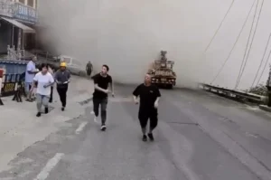 Rrëshqitja masive e dheut shemb ndërtesat, njerëz të bllokuar nën rrënoja
