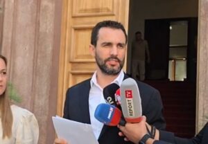 4 mln euro për koncertin e Kanye West në Tiranë, Lëvizja “Shqipëria bëhet” çon në Kushtetuese vendimin: Të shfuqizohet Akti Normativ