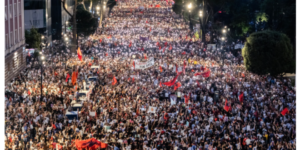Drejt Tiranës nga toka, ajri dhe deti për protestën, Berisha: Zoti i bekoftë shqiptarët
