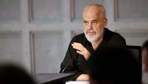 Rama thirrje të rinjve për t’u bërë pjesë e sektorit publik: Në kuadrin e ndryshimeve për Kthesën e Mandatit të Katërt, do të hapen dyer të reja