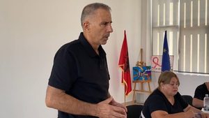 Gorrea i Divjakës tregon çfarë ndodhi në mbledhjen ku Rama nxori jashtë 2 kryebashkiakë: Disa të nxituar i ndërprenë fjalën