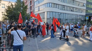 LIROHEN PROTESTUESIT! Prokuroria kërkon masën më të butë për 14 të arrestuarit