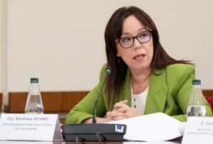 Rama zëvendëson Evis Salën, Klodiana Spahiu emërohet ministre e Shëndetësisë