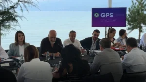 Rama mbledh ministrat dhe drejtuesit politikë në Tiranë, ja çfarë pritet të diskutohet