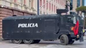 Protesta në Tiranë/ Blindohet Kryeministria, mbi 2 mijë efektivë në terren, dronë dhe agjentë civilë